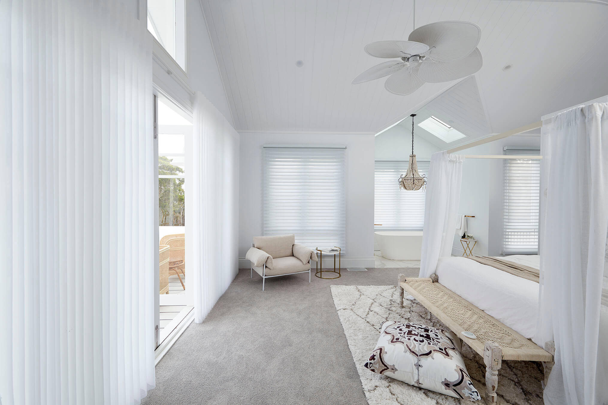 A Minimalist house design with Mixing Window Treatments by Katandra Interiors Busselton